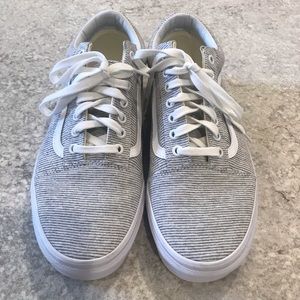 Vans women’s tennis shoe